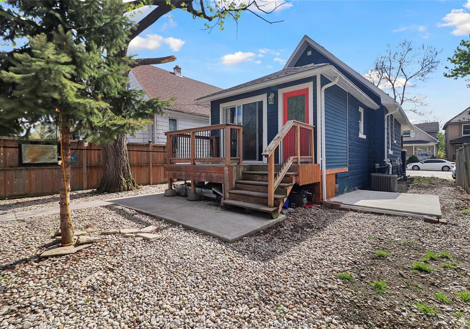 324-pierre-windsor-ontario-26021445
