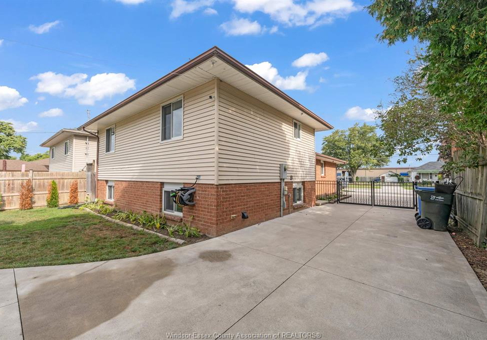 231-st-arnaud-amherstburg-ontario-26021446