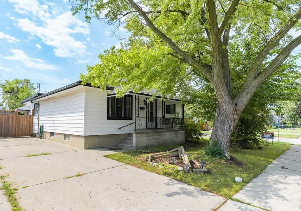1903-ellrose-avenue-windsor-ontario-26021451