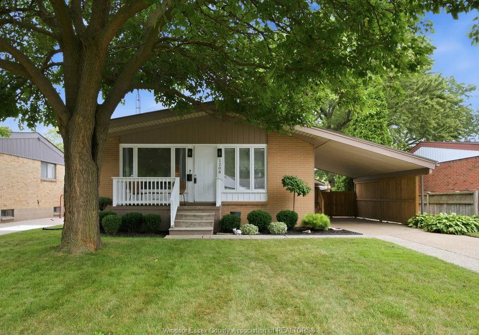 1208-belleperche-windsor-ontario-26021455