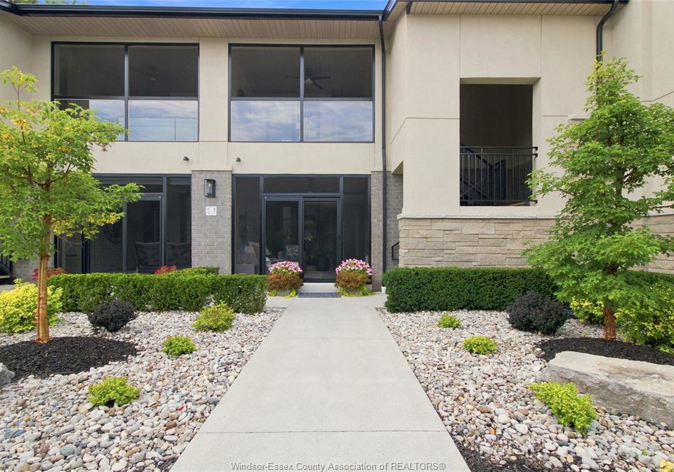 191-east-puce-lakeshore-ontario-26021461