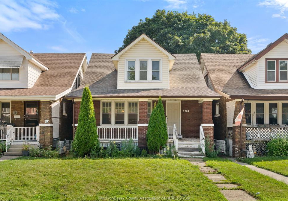 2284-fraser-avenue-windsor-ontario-26021462
