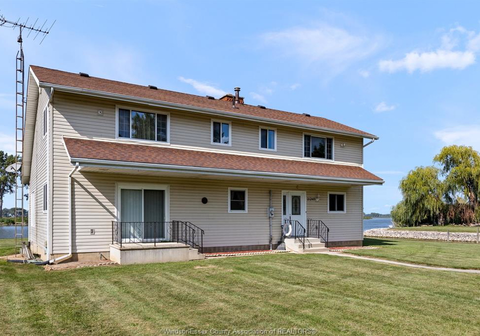21240-dockside-tilbury-north-ontario-26021477