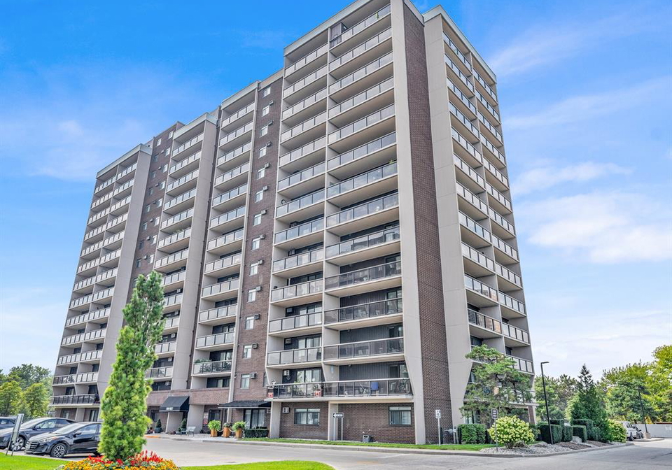 9099-riverside-windsor-ontario-26021489