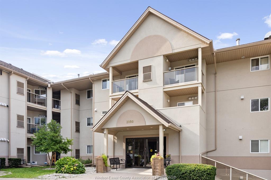 3000-sandwich-street-east-windsor-ontario-26021494