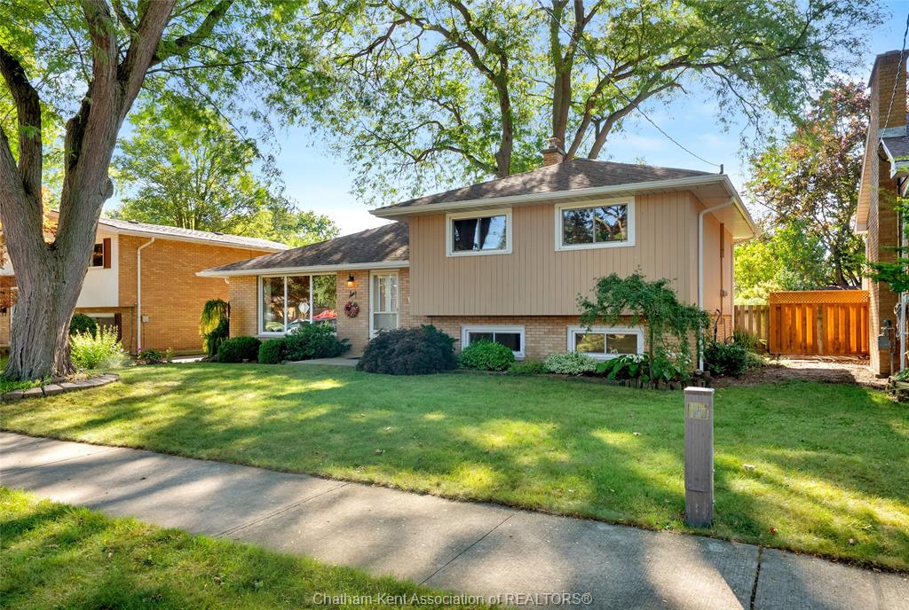 6-macmillan-crescent-chatham-ontario-26021497