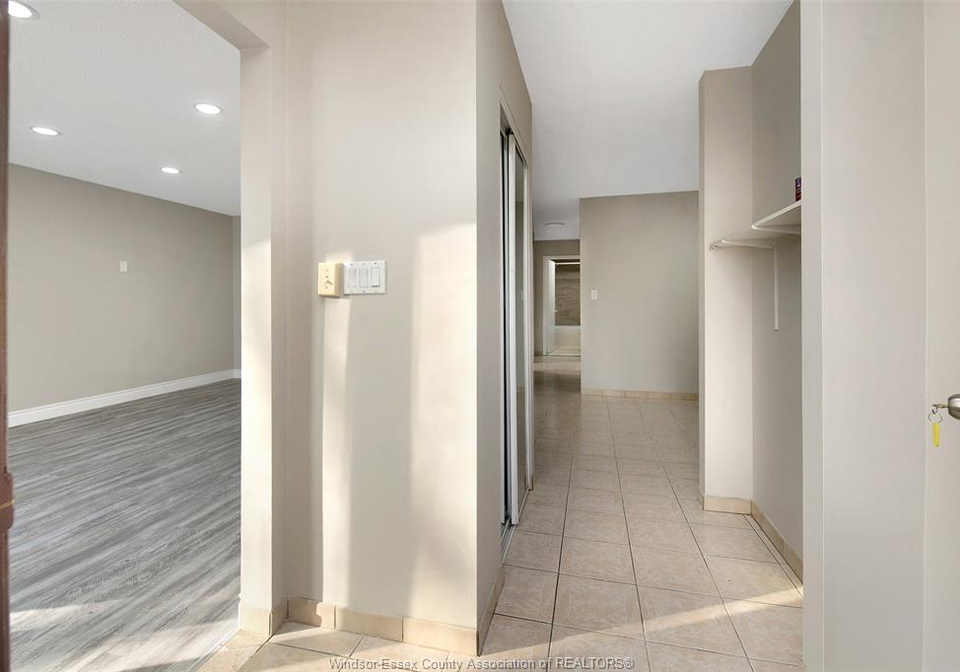 10820-mulberry-drive-windsor-ontario-26021520