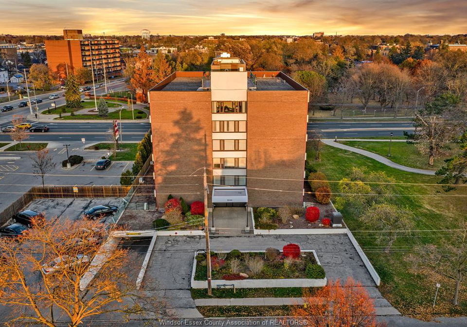 2144-pelissier-windsor-ontario-26021532