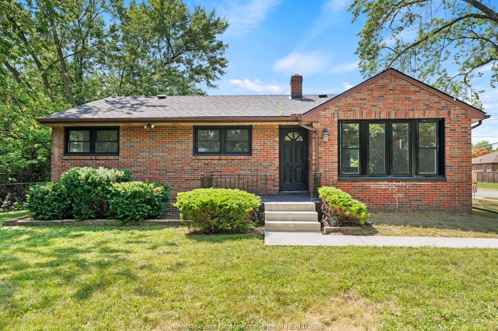 1905-norfolk-street-windsor-ontario-26021556