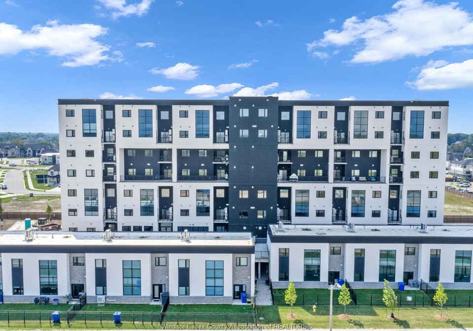 4300-laurier-parkway-lasalle-ontario-26021563