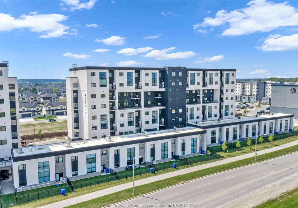 4300-laurier-parkway-lasalle-ontario-26021563