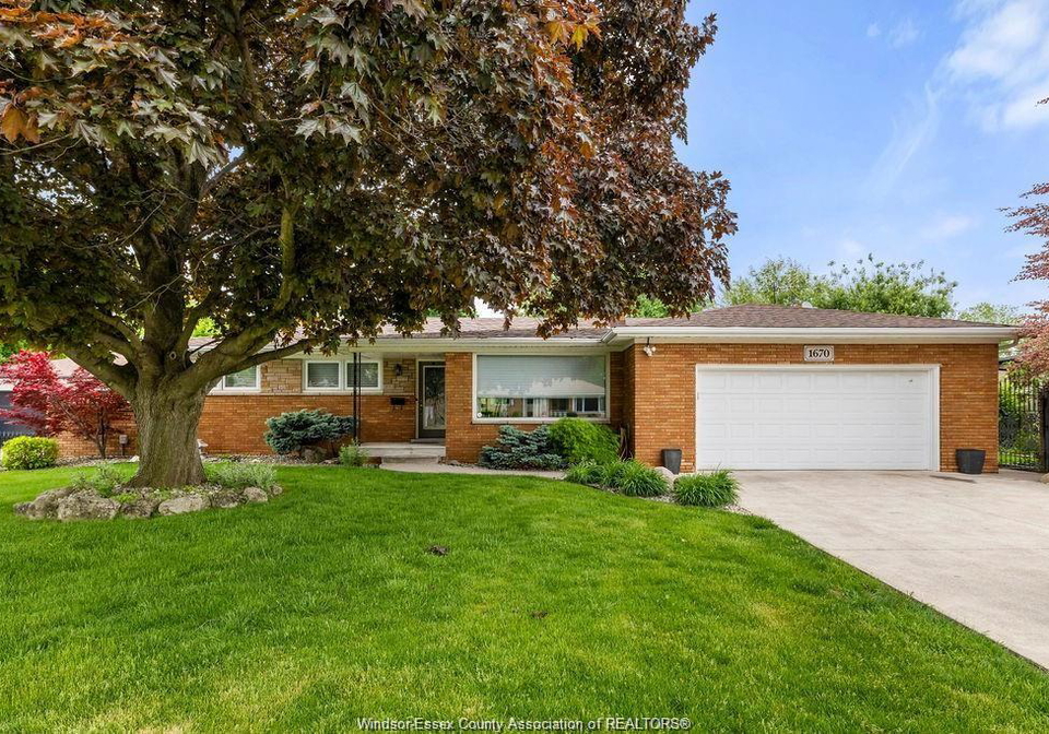 1670-campbell-windsor-ontario-26021570