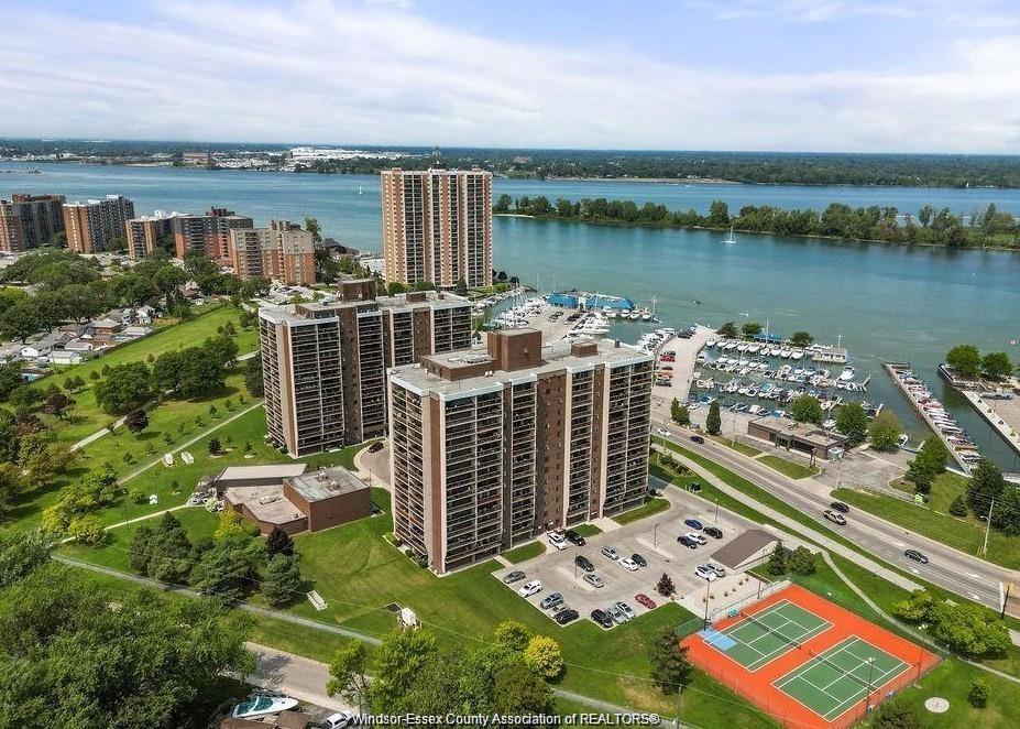9099-riverside-drive-east-windsor-ontario-26021576