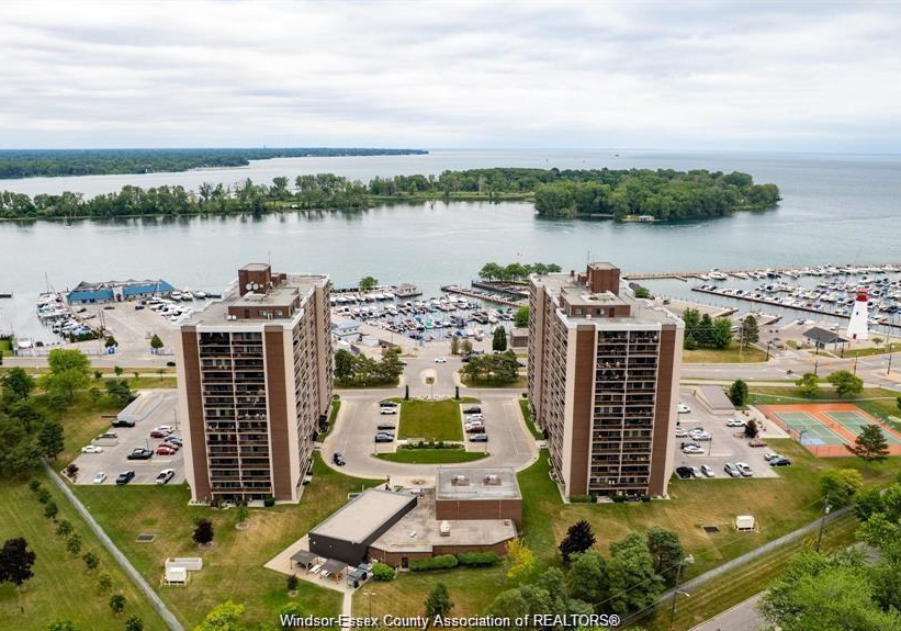 9099-riverside-drive-east-windsor-ontario-26021576
