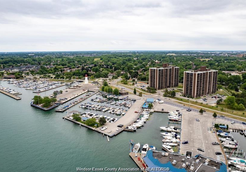 9099-riverside-drive-east-windsor-ontario-26021576