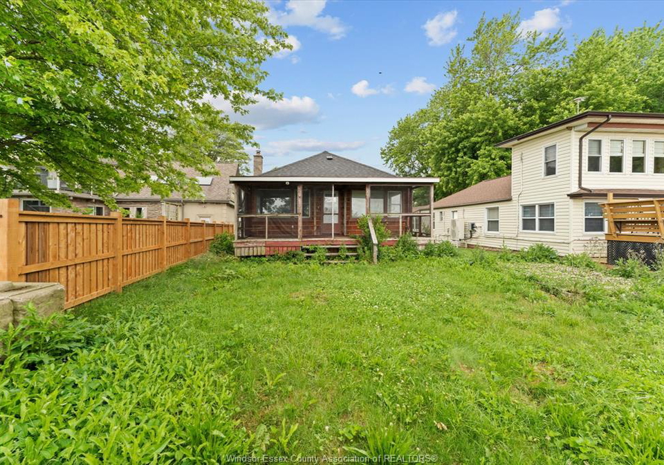 390-east-beach-leamington-ontario-26021578