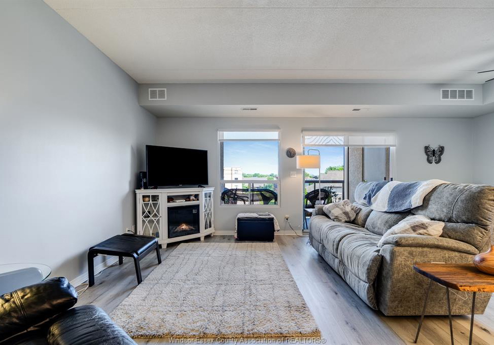 315-village-grove-tecumseh-ontario-26021582