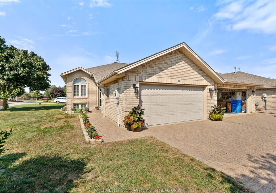 41-queens-hill-crescent-leamington-ontario-26021589