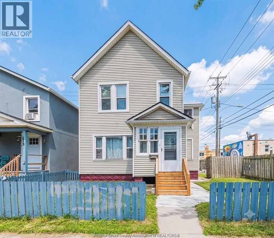 576-janette-windsor-ontario-26021598