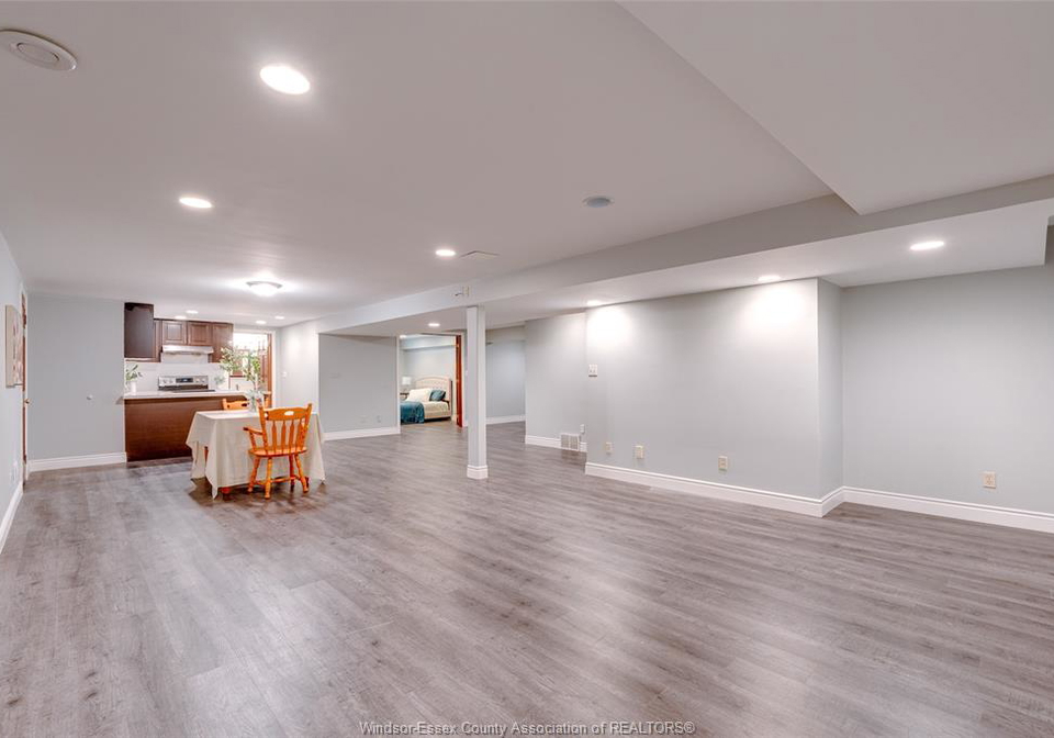 824-lake-trail-windsor-ontario-26021605
