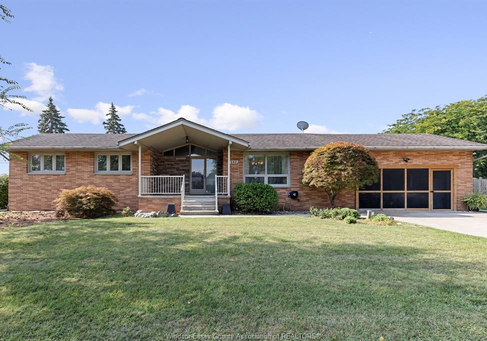 240-lafferty-lasalle-ontario-26021612