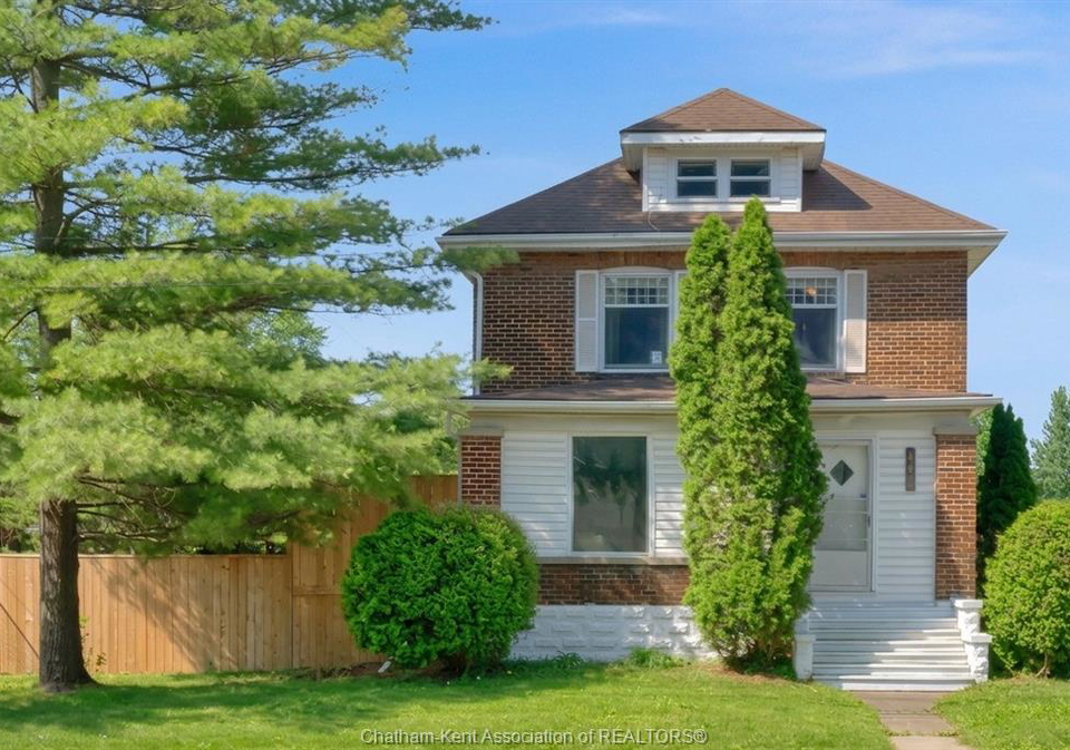 448-queen-street-chatham-ontario-26021620
