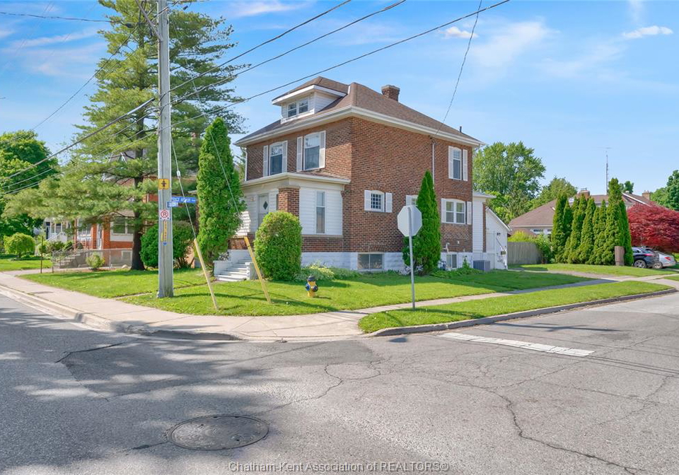 448-queen-street-chatham-ontario-26021620