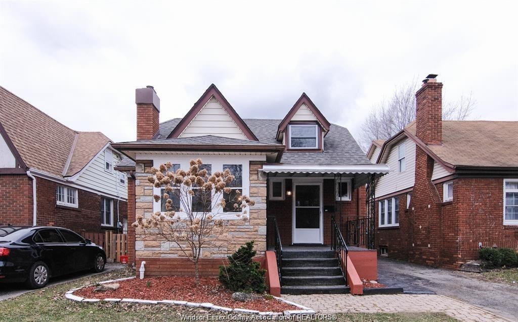 2995-randolph-avenue-windsor-ontario-26021626