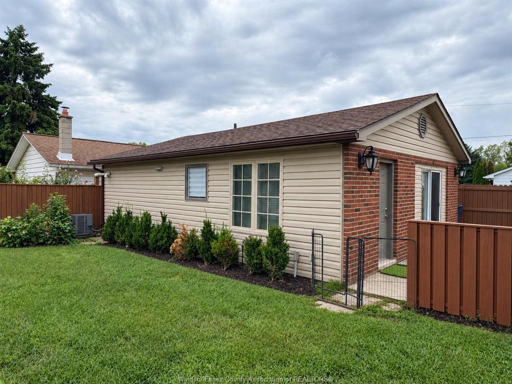 1115-morton-drive-lasalle-ontario-26021627