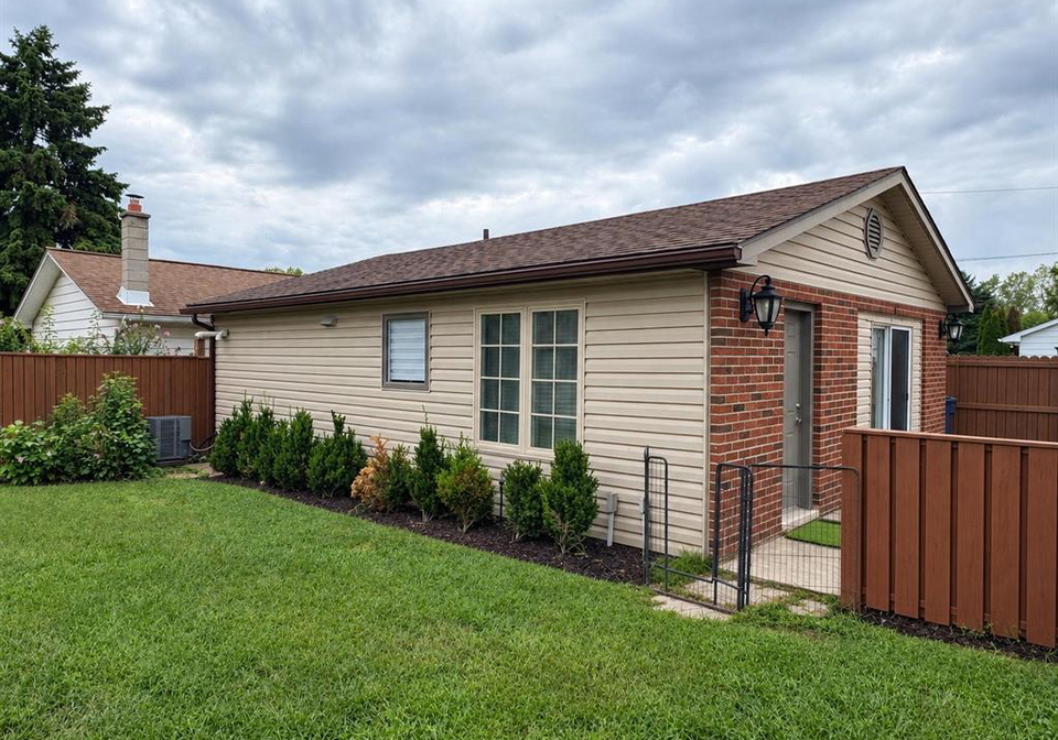 1115-morton-drive-lasalle-ontario-26021627