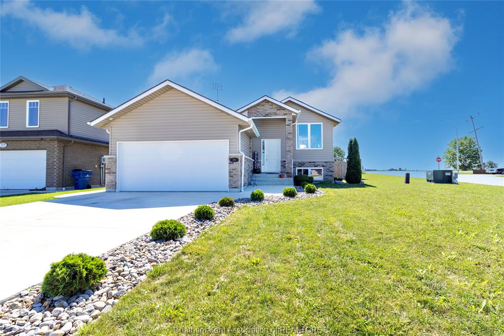 79-blackacre-crescent-tilbury-ontario-26021630