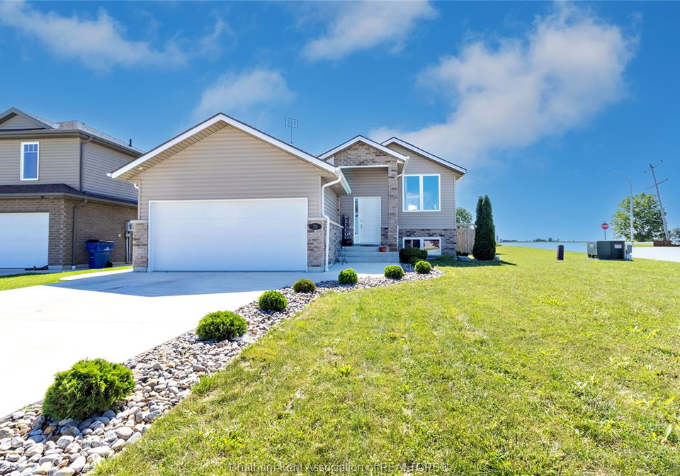 79-blackacre-crescent-tilbury-ontario-26021630