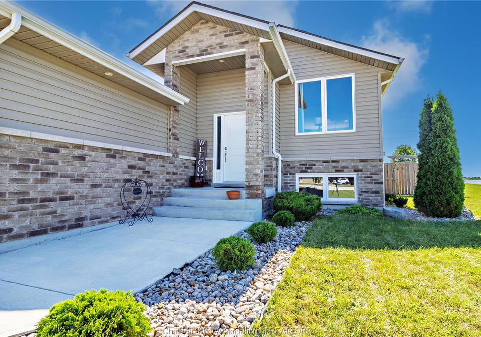 79-blackacre-crescent-tilbury-ontario-26021630