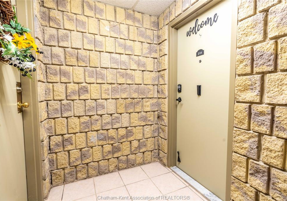 140-park-avenue-east-chatham-ontario-26021631