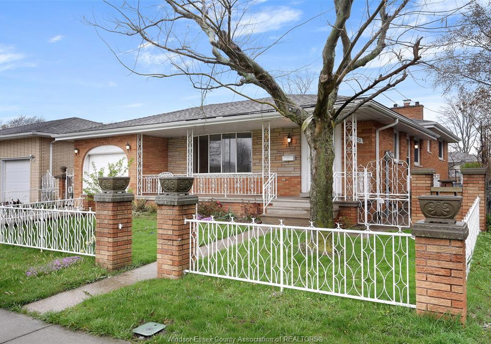 10770-eastcourt-windsor-ontario-26021632