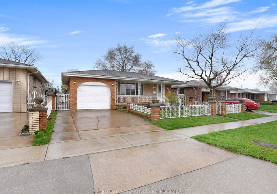 10770-eastcourt-windsor-ontario-26021632