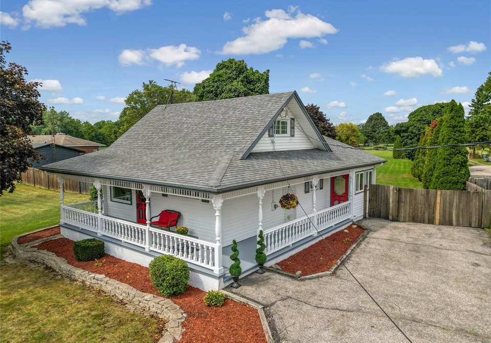 1073-martin-lane-west-lasalle-ontario-26021636