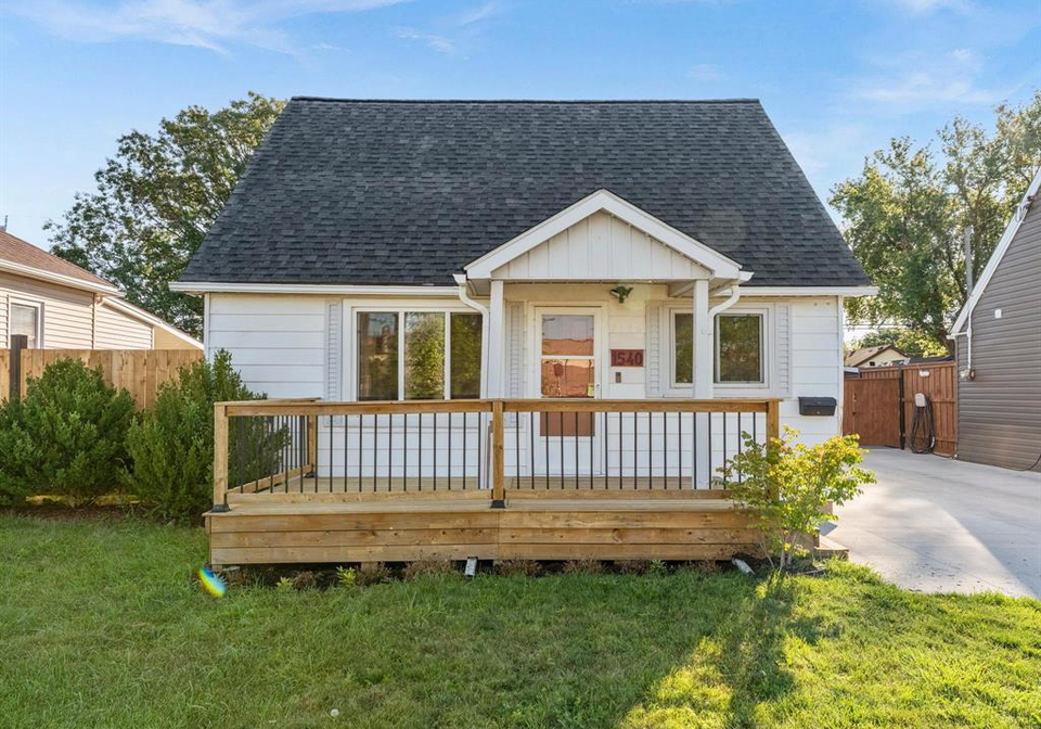 1540-st-luke-road-windsor-ontario-26021644