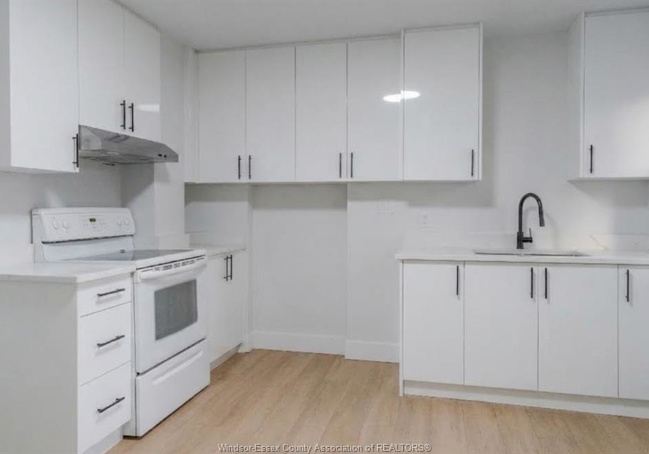 523-caron-avenue-windsor-ontario-26021645
