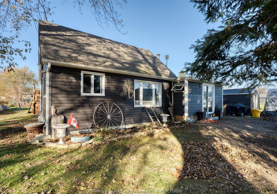 625-sydenham-street-colchester-ontario-26021647