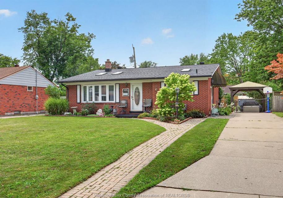3571-roxborough-windsor-ontario-26021648