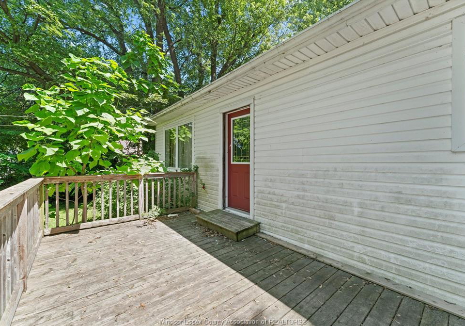 3555-county-road-42-windsor-ontario-26021649