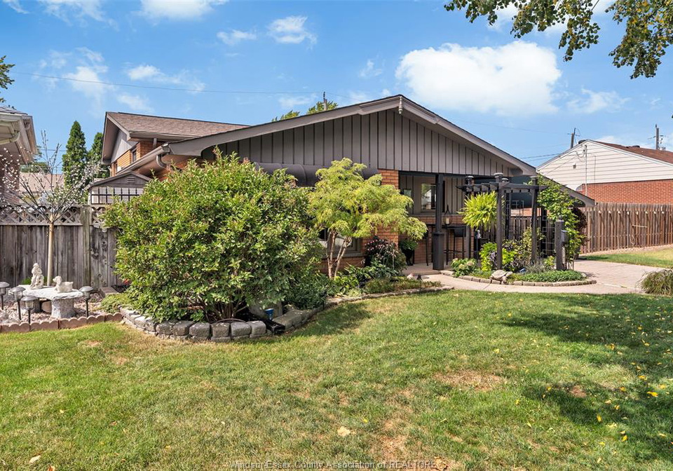 3742-myrtle-avenue-windsor-ontario-26021651