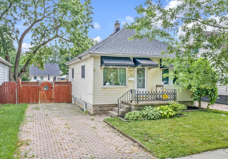 1826-francois-road-windsor-ontario-26021654