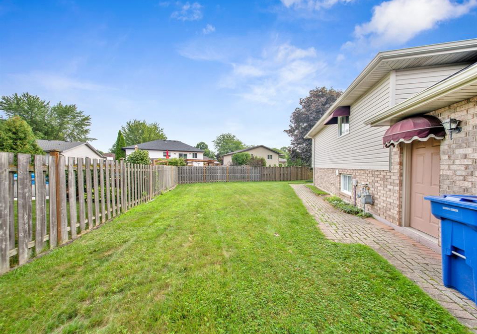 589-olcott-avenue-lasalle-ontario-26021665