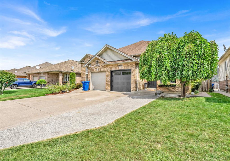 1594-heatherglen-crescent-tecumseh-ontario-26021678