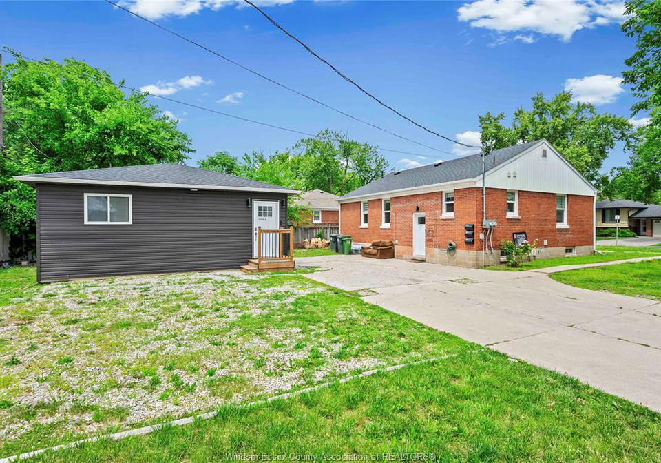 3495-longfellow-avenue-windsor-ontario-26021688