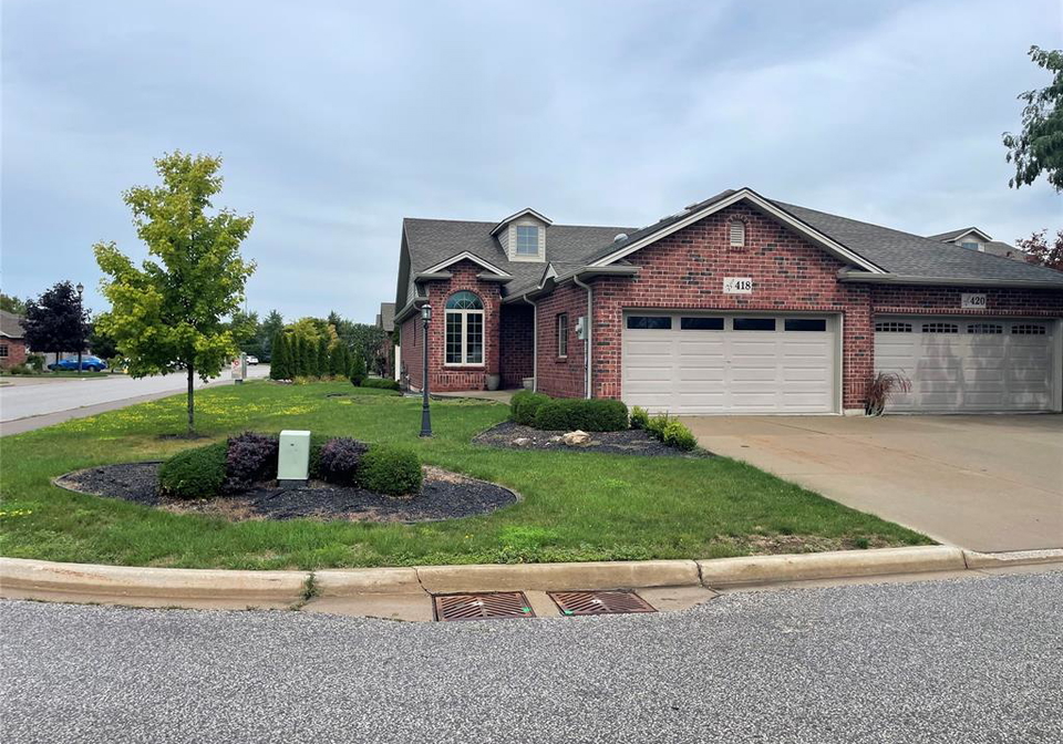 418-cooper-crescent-lakeshore-ontario-26021709