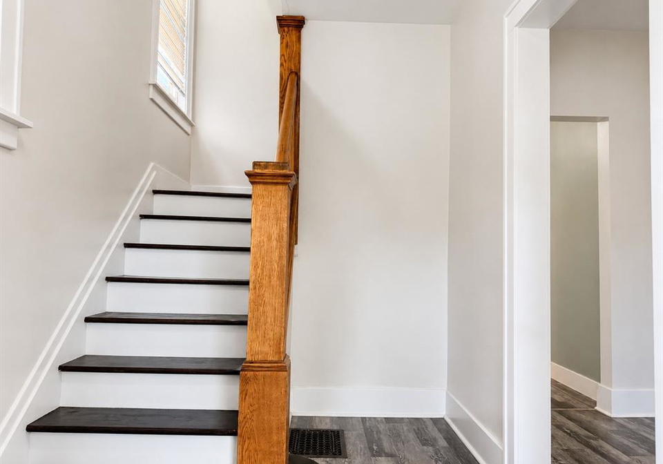 1585-church-street-windsor-ontario-26021719