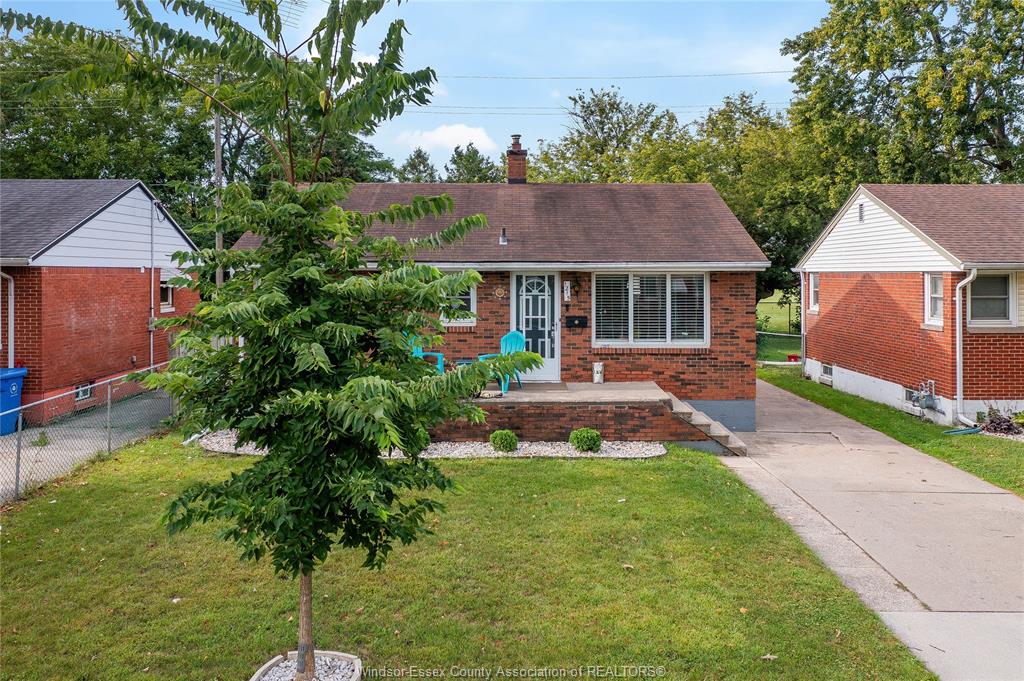 1215-chappell-windsor-ontario-26021722
